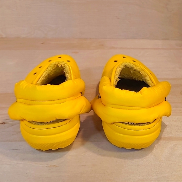 Crocs Neo Puff Yellow Faux Fur Lined Unisex Clogs - Picture 7 of 11